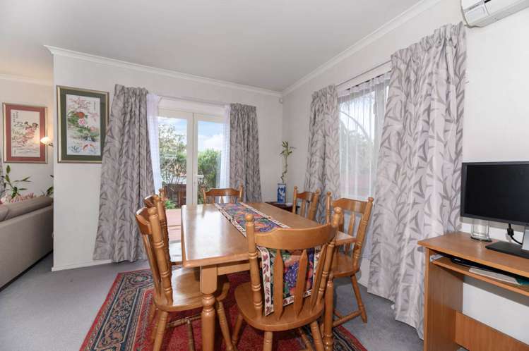 17 Stolford Crescent New Lynn_9