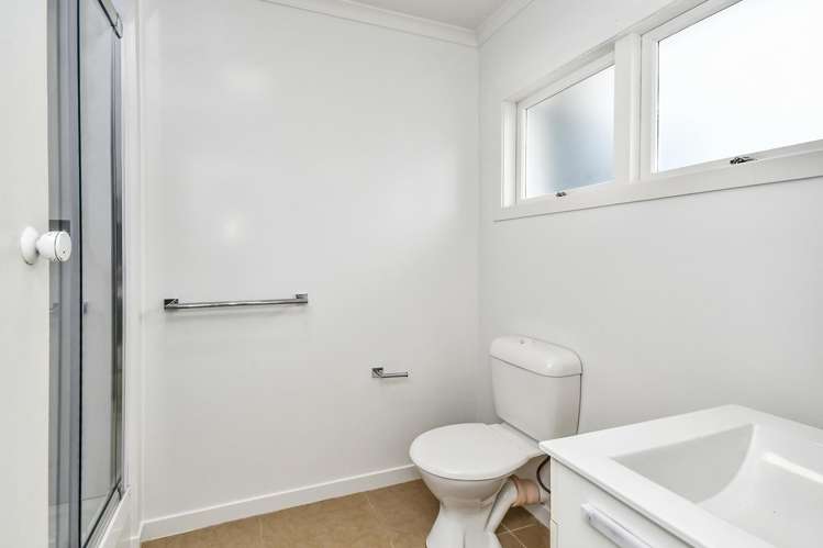 2/49 Russell Road Manurewa_7