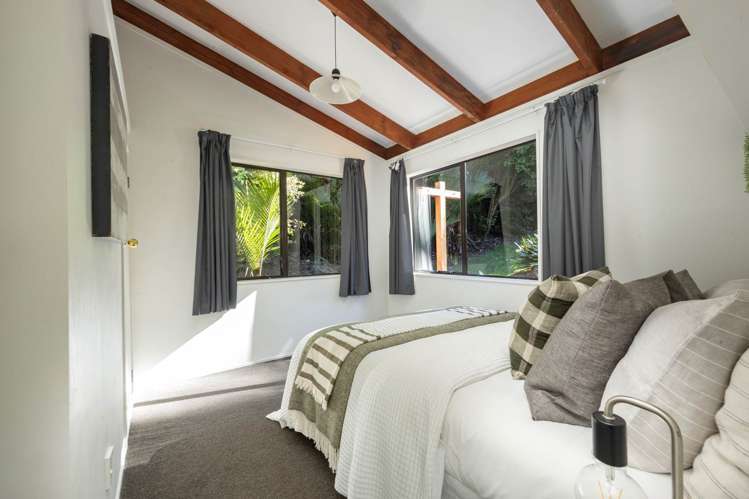 7 Ngaio Road Titirangi_13