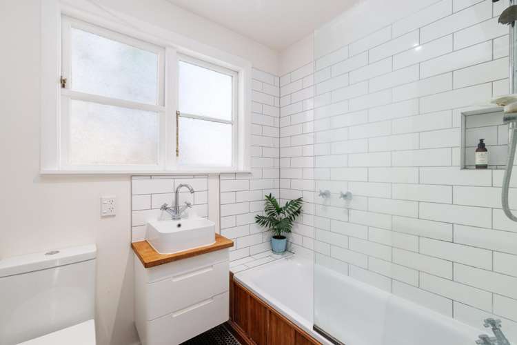 14 Wilding Street Saint Martins_10