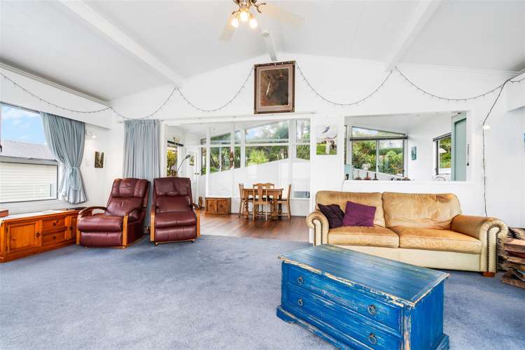 6 Waikaraka Beach Road Tamaterau_16