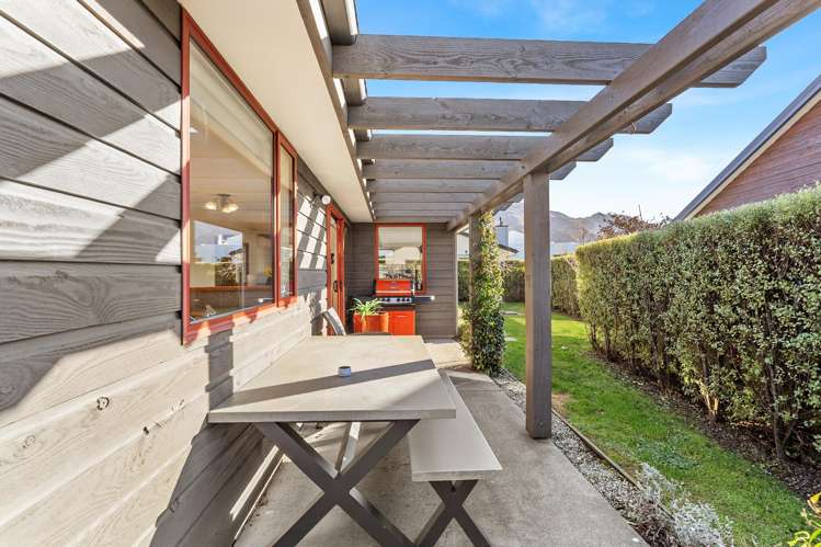11B Little Oak Common Wanaka_16