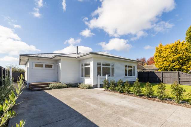 Stylish, Sunny and Move-In Ready