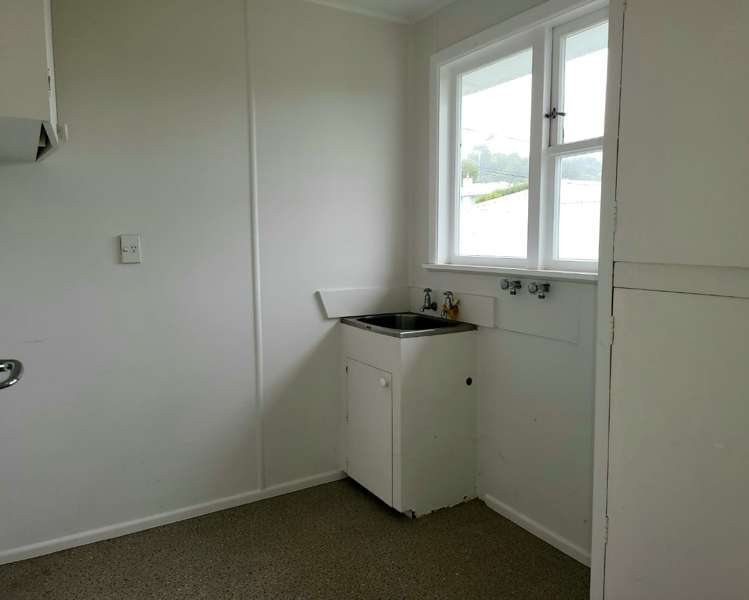 27 Lynda Avenue Paparangi_12