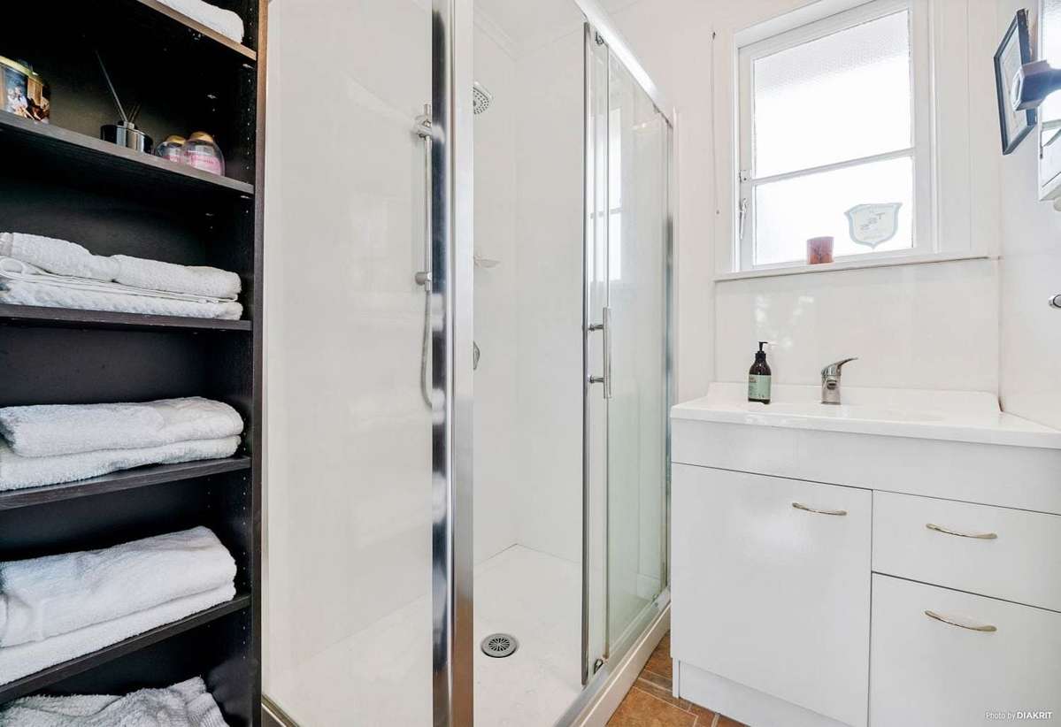 Charming 2-Bedroom Standalone Home 4