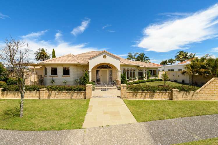 2 Florida Key Papamoa_0