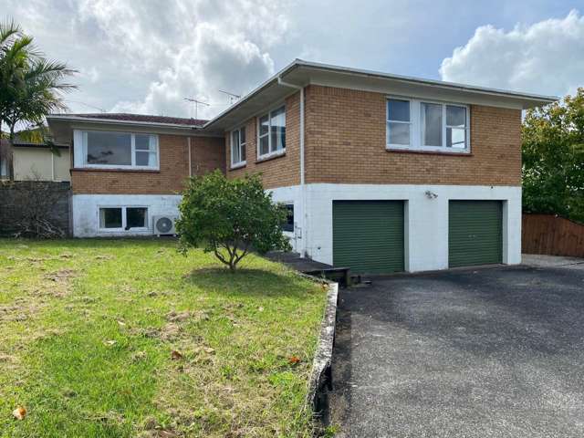 Big Family House Zoned For Sunnyhills and Farm...