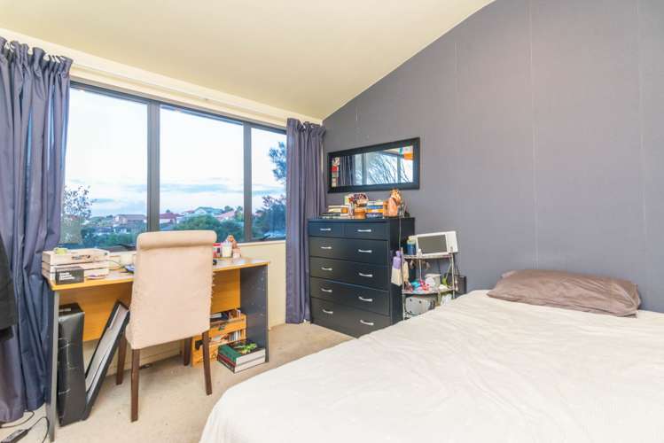 19 Springwater Vale Unsworth Heights_18