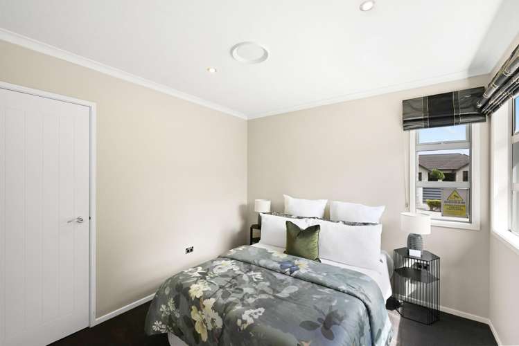 87 Huntington Drive Huntington_17