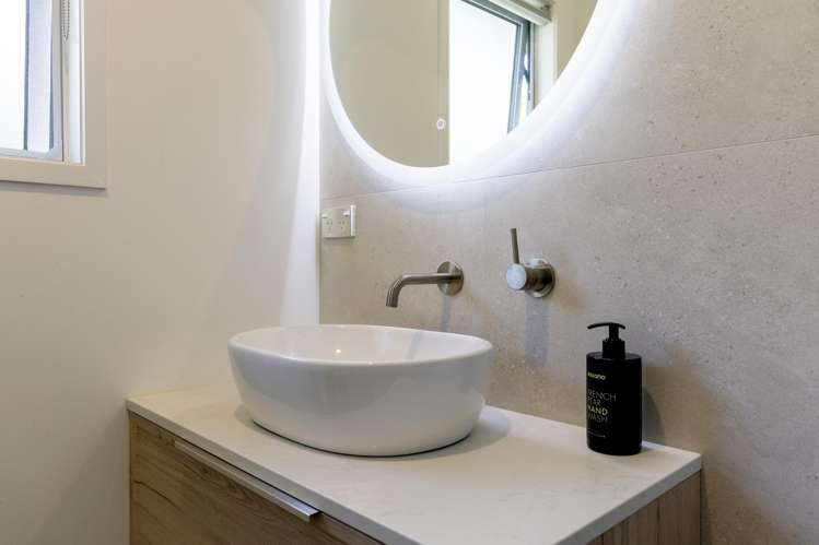 358 Lake Terrace Two Mile Bay_19