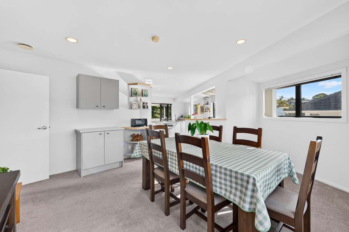 2/51 Merani Street_5