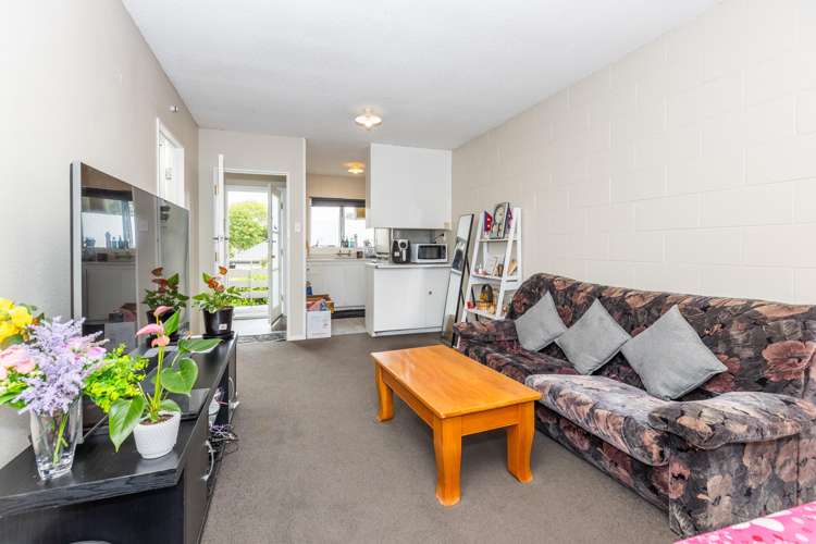 28 Wellington Street Hamilton East_16