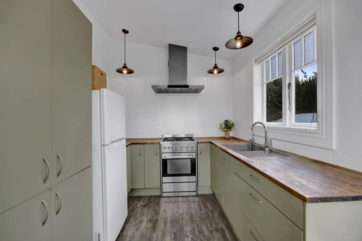 602 Pembroke Road West_5