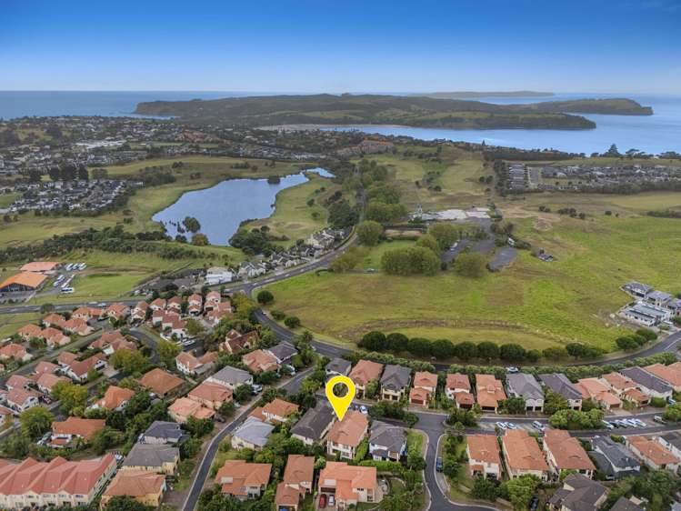 8 Trimaran Drive Gulf Harbour_17