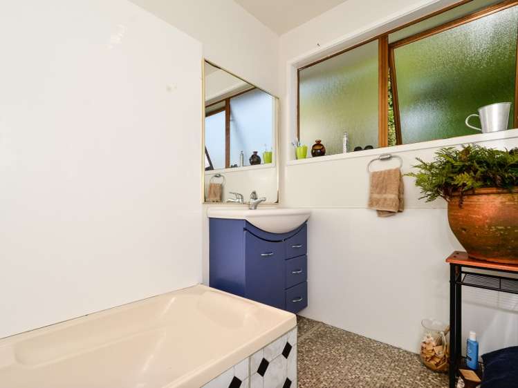 65 Solar Road Glen Eden_14