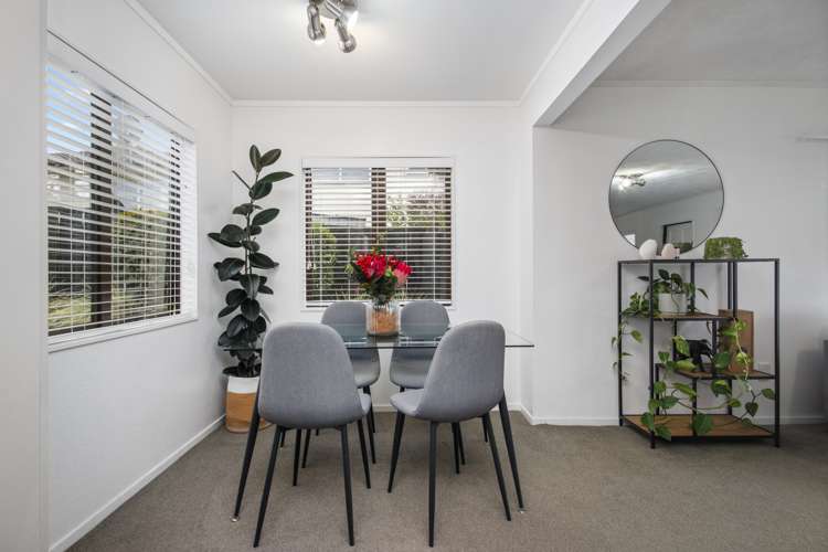 2/6 Gosford Drive Botany Downs_7