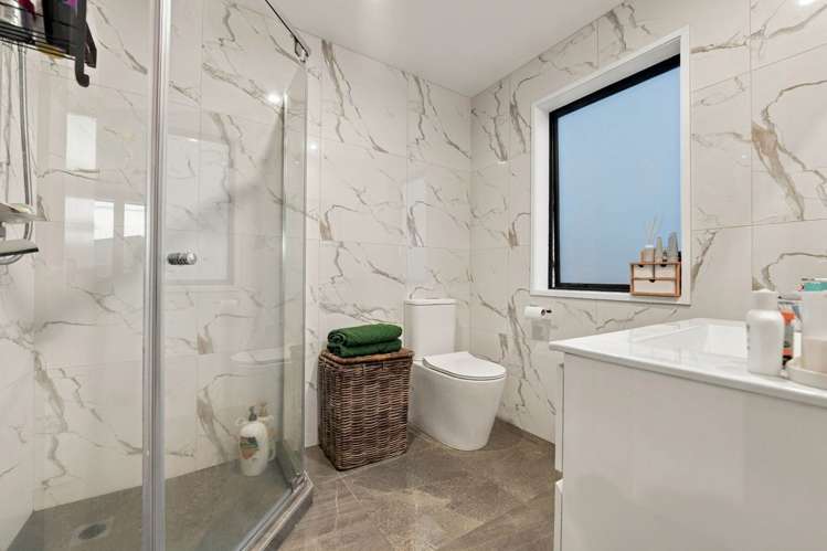 36 Koropa Road Flat Bush_22