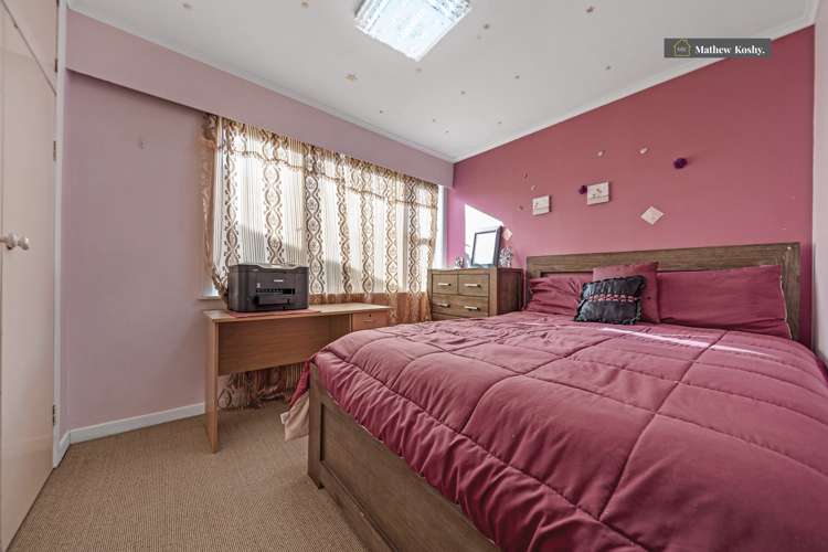 17 Tiroroa Avenue Te Atatu South_8