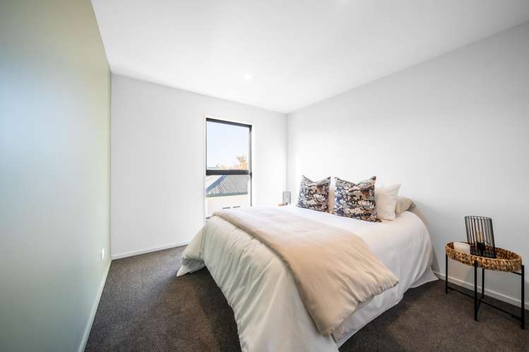 2/3 Humboldt Street Sydenham_18