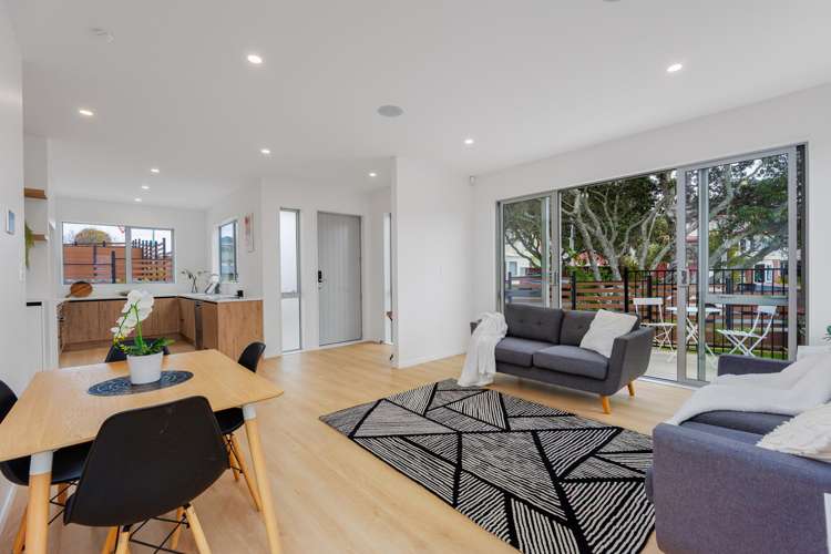 7 Sunrise Avenue Murrays Bay_0