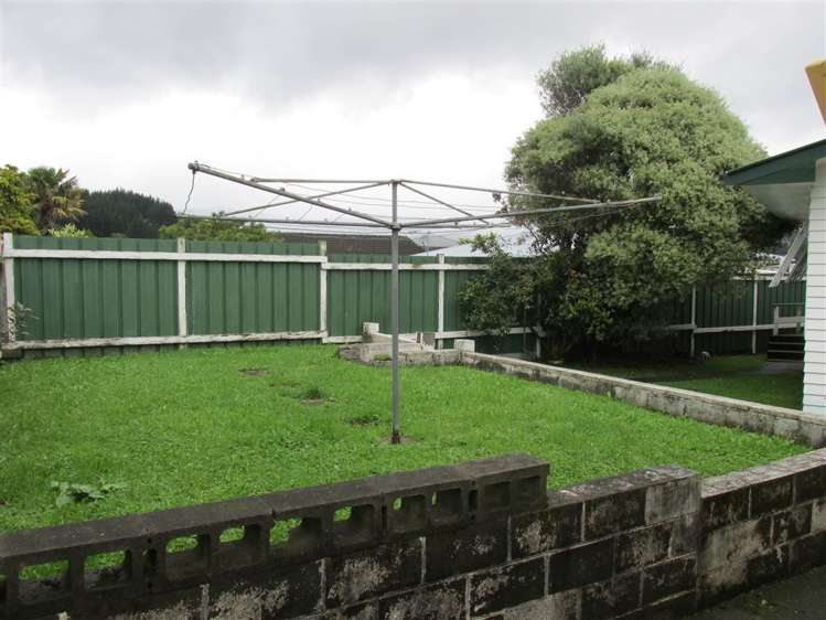 10 Kumeroa Grove Wainuiomata_19