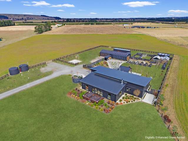 Off-Grid Country Living, Close to Town