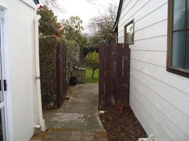 82b Bryndwr Road Bryndwr_16