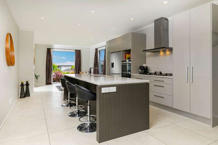 39 Mackay Drive Greenhithe_6