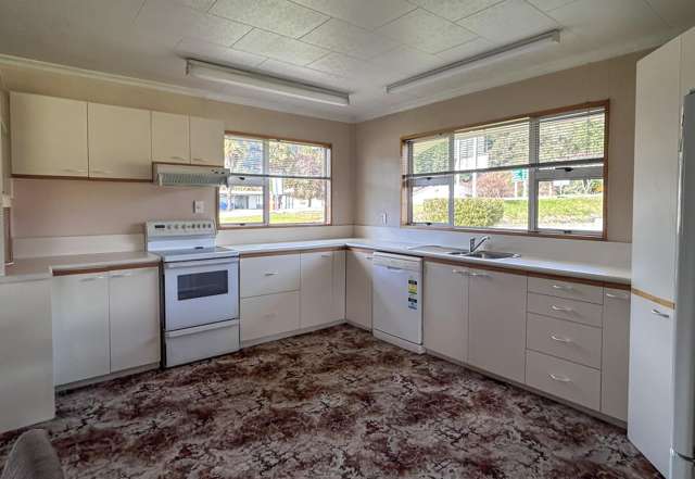 97 Broadway Reefton_1