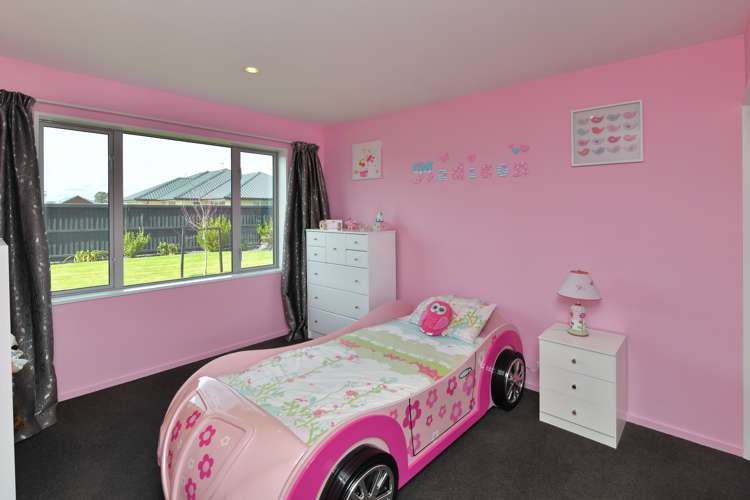 8 Coutts Lane West Melton_13