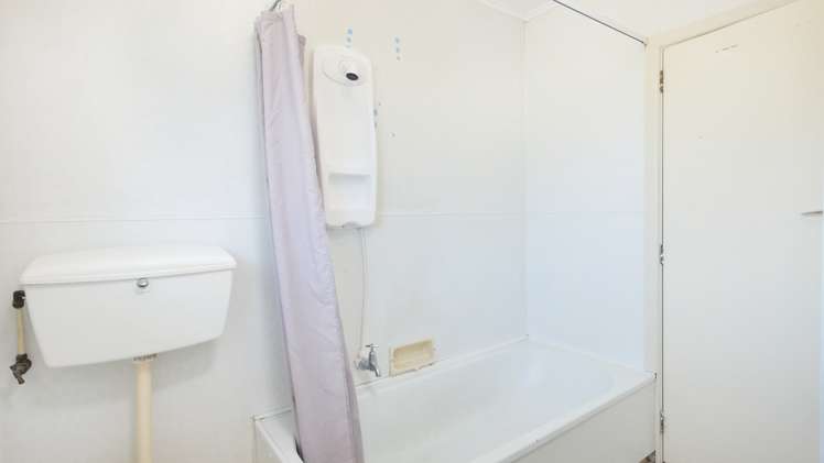 182 Racecourse Road Sockburn_10