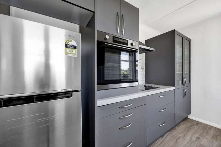 2 Waihi Road Hawera_10