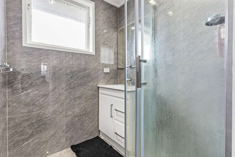 13 Parker Crescent Otara_11