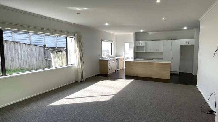80 Waldorf Crescent Orewa_19