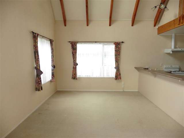 806 Gordon Road 10495_2