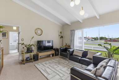 556 Queen Street East_4