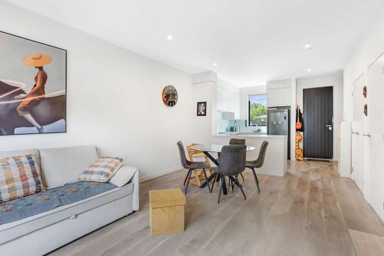 5C Beach Road Te Atatu Peninsula_11