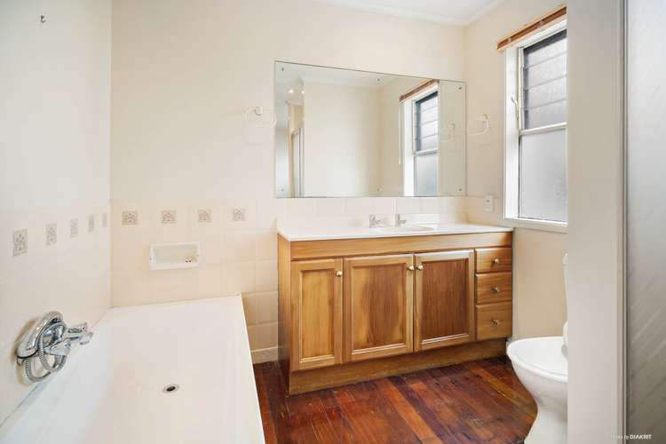 240 Hepburn Road Glendene_15