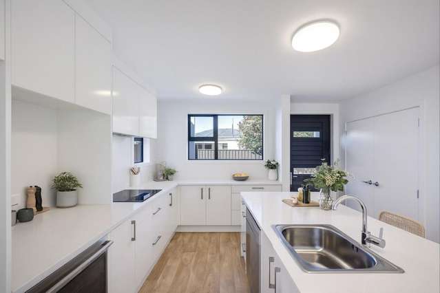 1204A Norfolk Crescent Mayfair_1