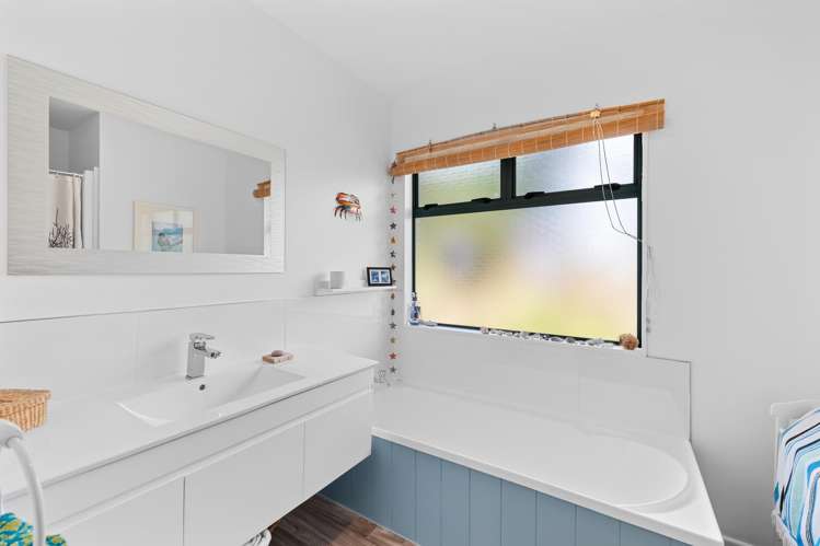 12 Moir Point Road Mangawhai Heads_16