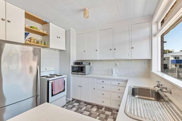 2/358 Devon Street East Strandon_2