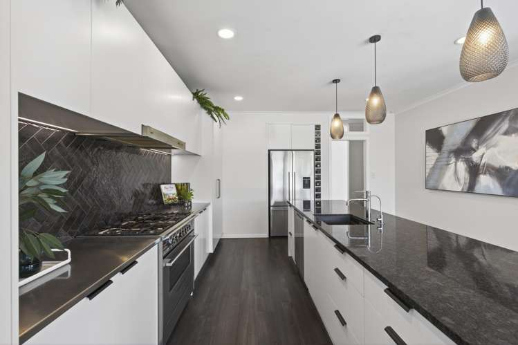 5 Whitby Place Westown_8