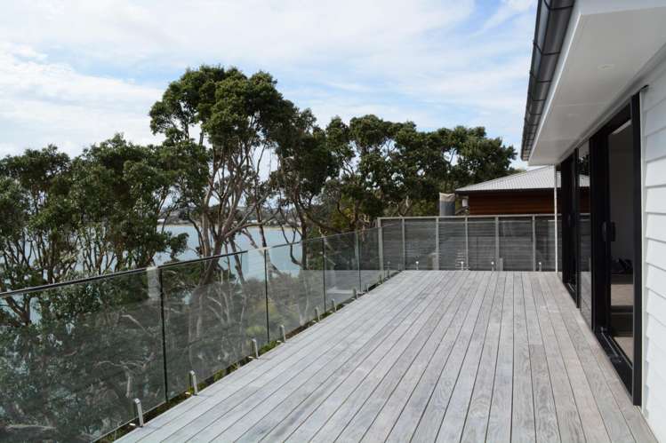 17 Swann Beach Road Stanmore Bay_15