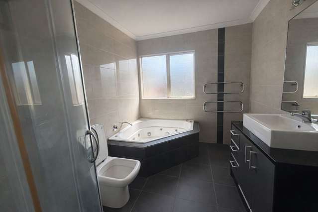 22 Kestev Drive Flat Bush_2