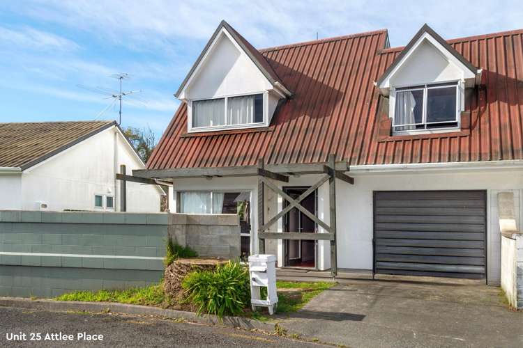 12 and 13 Attlee Place Gisborne_23