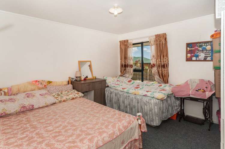 18 Walter Little Way Flat Bush_19