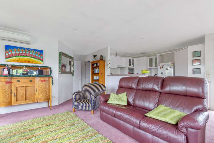 7 Mary Ann Muller Crescent Stoke_7