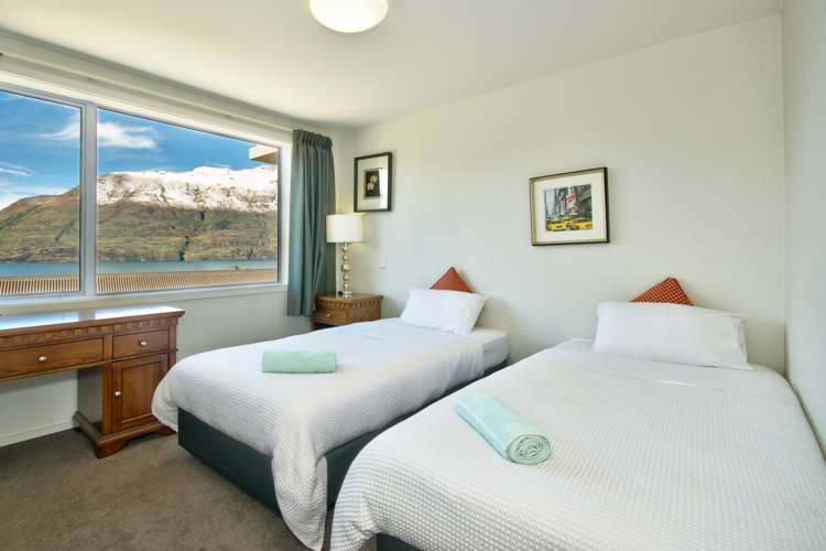 8b Moss Lane Fernhill/Sunshine Bay_13