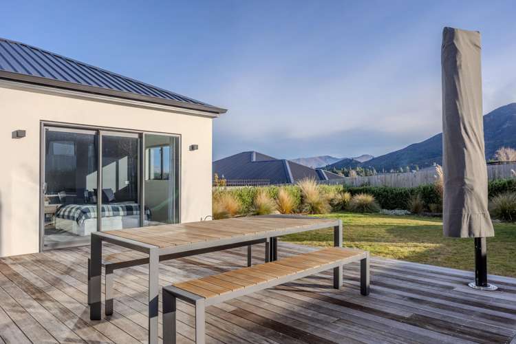 9 Magpie Place Lake Hawea_21