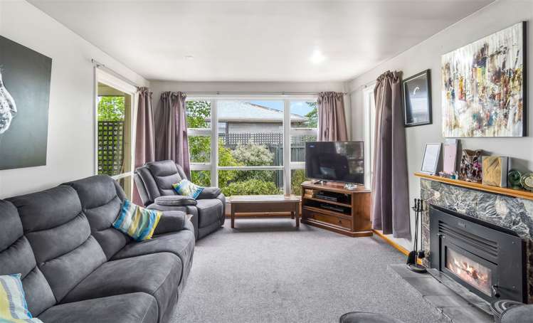 72 Kathleen Crescent Hornby_5